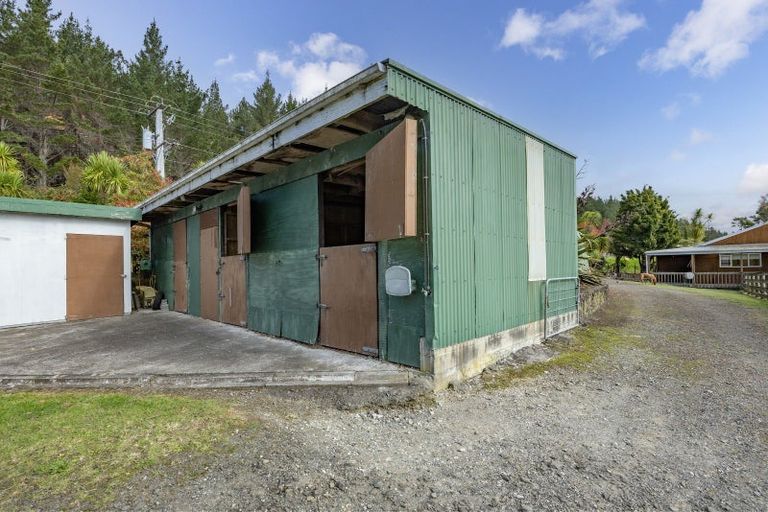 Photo of property in 293 Ararimu Valley Road, Helensville, Waimauku, 0882