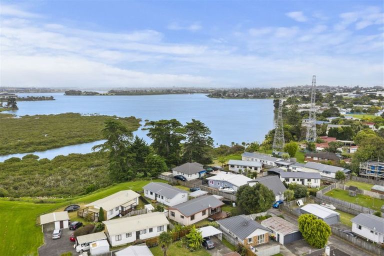 Photo of property in 1/12 Aurea Avenue, Pakuranga, Auckland, 2010