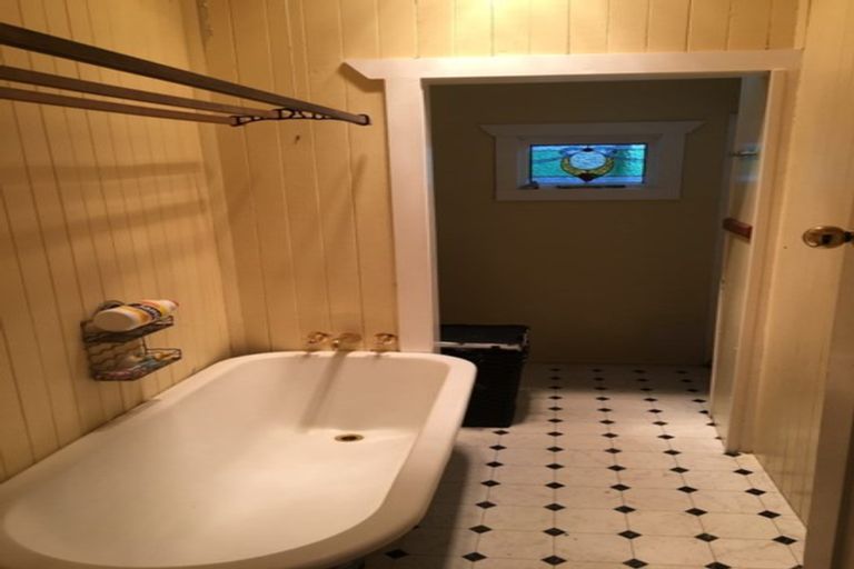 Photo of property in 12 French Street, Moturoa, New Plymouth, 4310