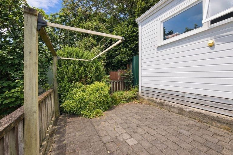 Photo of property in 8 Alameda Terrace, Aro Valley, Wellington, 6021