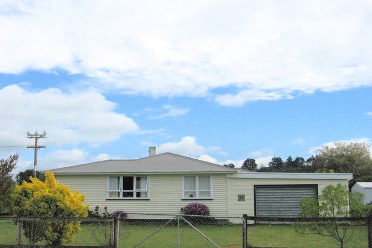 Photo of property in 35 Monkhouse Street, Tolaga Bay, 4077