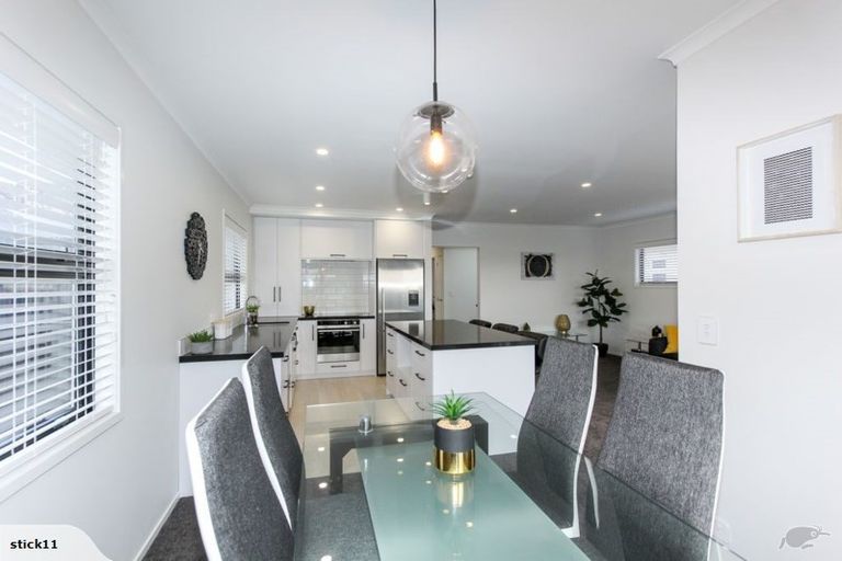 Photo of property in 77 Pendarves Street, New Plymouth, 4310