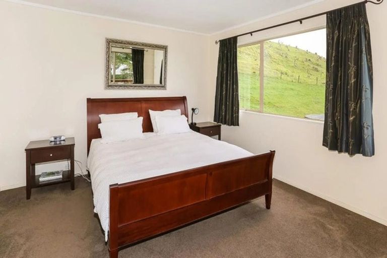 Photo of property in 35 Trigg Road, Huapai, Kumeu, 0810