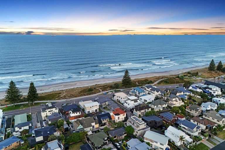 Photo of property in 1/186 Marine Parade, Mount Maunganui, 3116