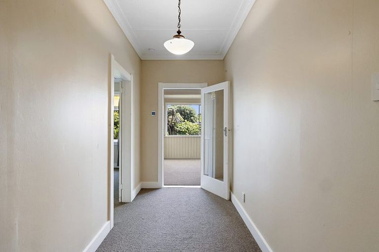Photo of property in 105 Fulford Street, New Plymouth, 4310