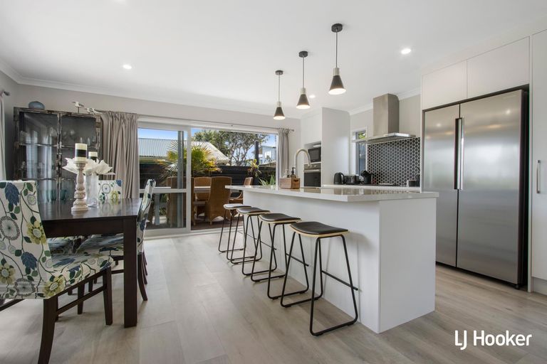 Photo of property in 11a Hillview Road, Waihi Beach, 3611