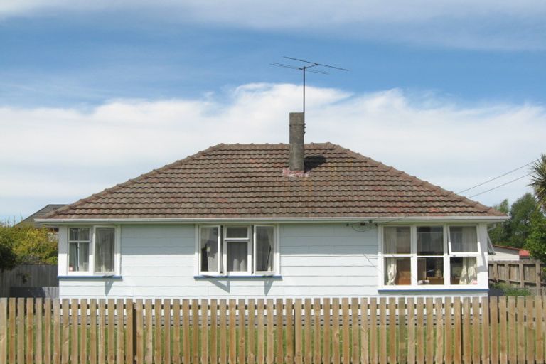 Photo of property in 12 Momorangi Crescent, Redwood, Christchurch, 8051
