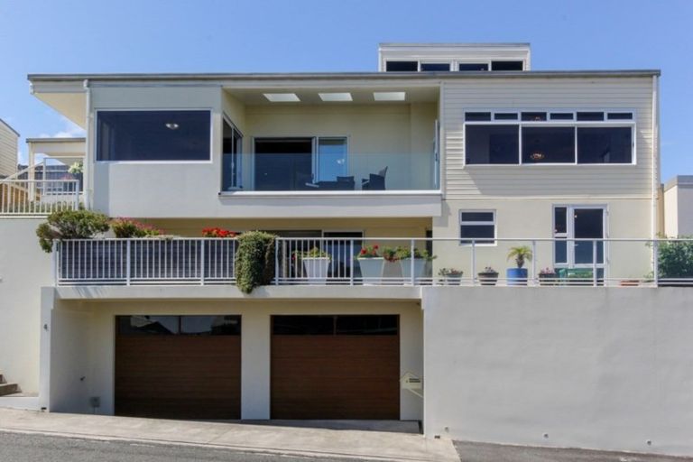 Photo of property in 4 Hamblyn Street, Strandon, New Plymouth, 4312