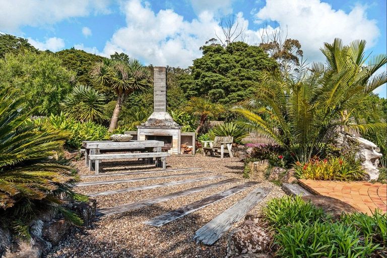 Photo of property in 523 State Highway 1, Kauri, Kamo, 0185