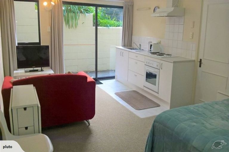 Photo of property in 3/32 Quebec Road, Milford, Auckland, 0620