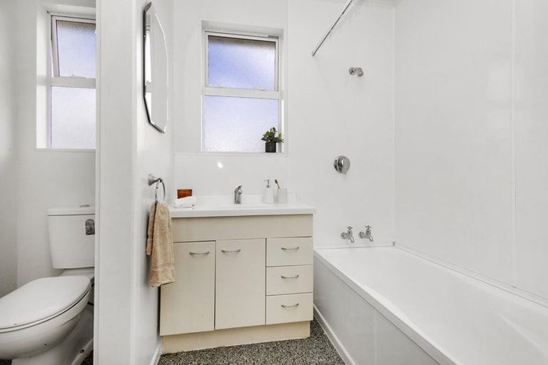 Photo of property in 35a Ranui Terrace, Tawa, Wellington, 5028