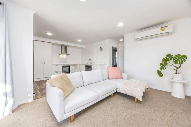 Photo of property in 7/18 Titoki Street, Te Atatu Peninsula, Auckland, 0610