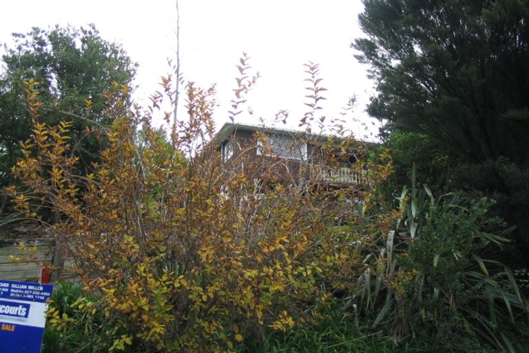 Photo of property in 9 Powells Road, Cable Bay, 0420