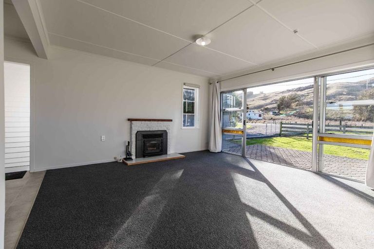Photo of property in 20 Blake Street, Porangahau, 4293