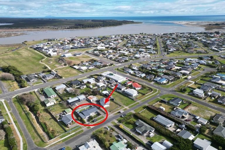 Photo of property in 42 Edinburgh Terrace, Foxton Beach, Foxton, 4815