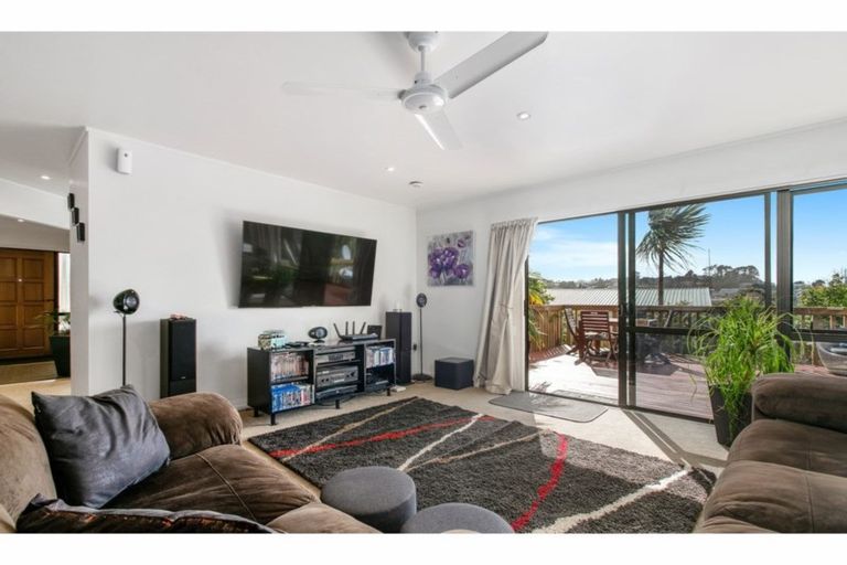 Photo of property in 9 Dobell Road, Stanmore Bay, Whangaparaoa, 0932