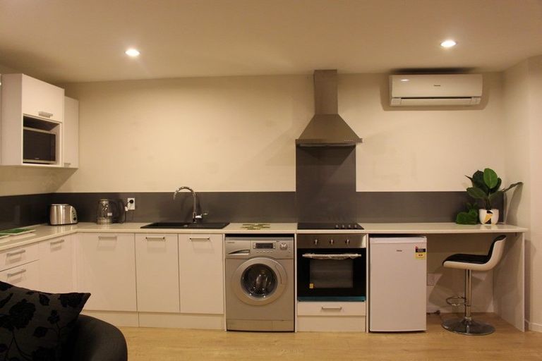 Photo of property in 4136b Great North Road, Glendene, Auckland, 0602