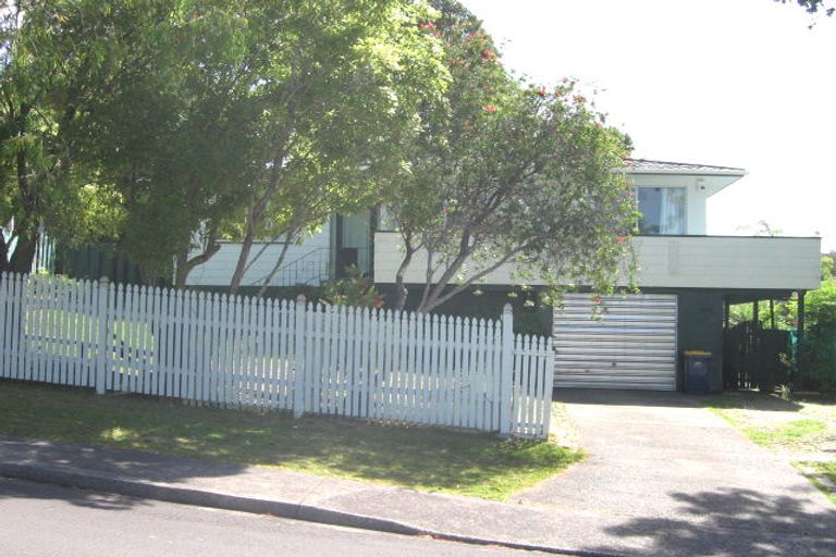 Photo of property in 32 Cantina Avenue, Bayview, Auckland, 0629