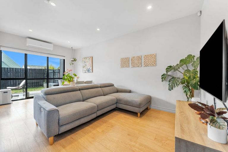 Photo of property in 7/8 Hepburn Road, Glendene, Auckland, 0602