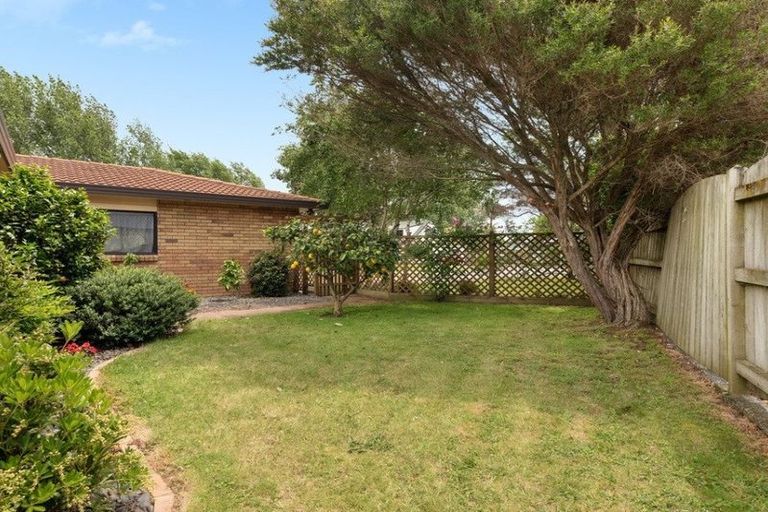 Photo of property in 25 Barbara Grove, Papamoa Beach, Papamoa, 3118