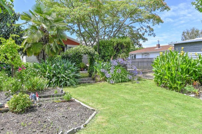 Photo of property in 46 Lipscombe Crescent, Havelock North, 4130
