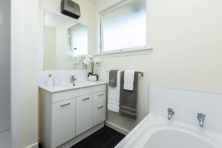 Photo of property in 202 Beach Road, North New Brighton, Christchurch, 8083