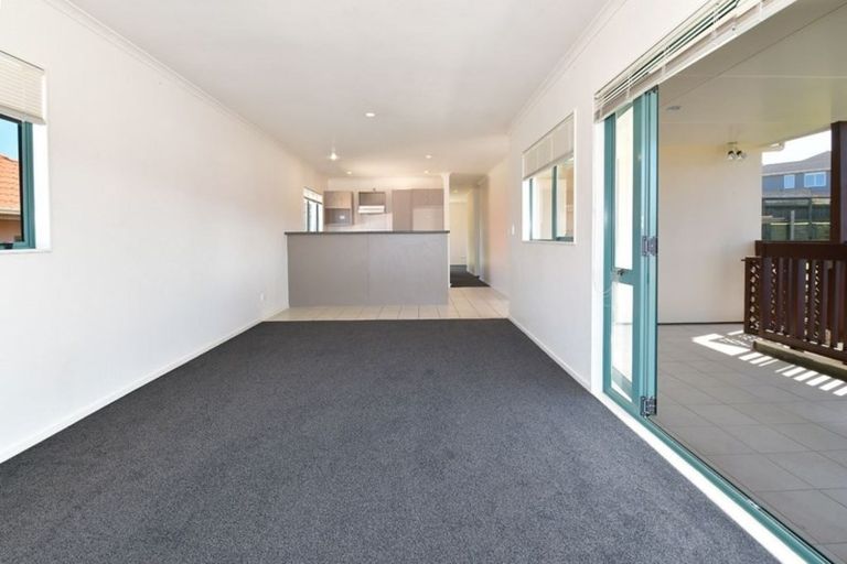 Photo of property in 16 Clea View, Gulf Harbour, Whangaparaoa, 0930