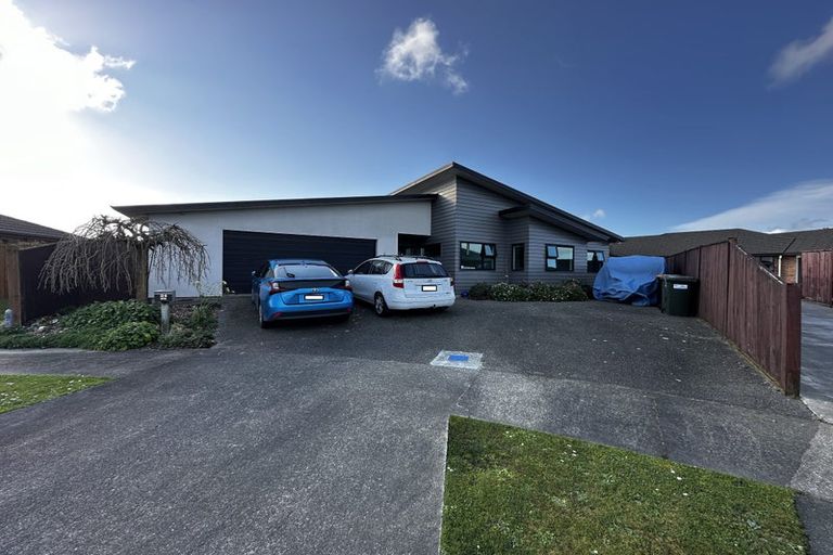 Photo of property in 24 Cleveland Heights, Kelvin Grove, Palmerston North, 4414