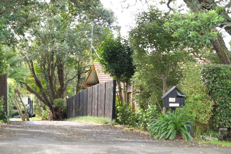 Photo of property in 14 Paparoa Road, Cockle Bay, Auckland, 2014
