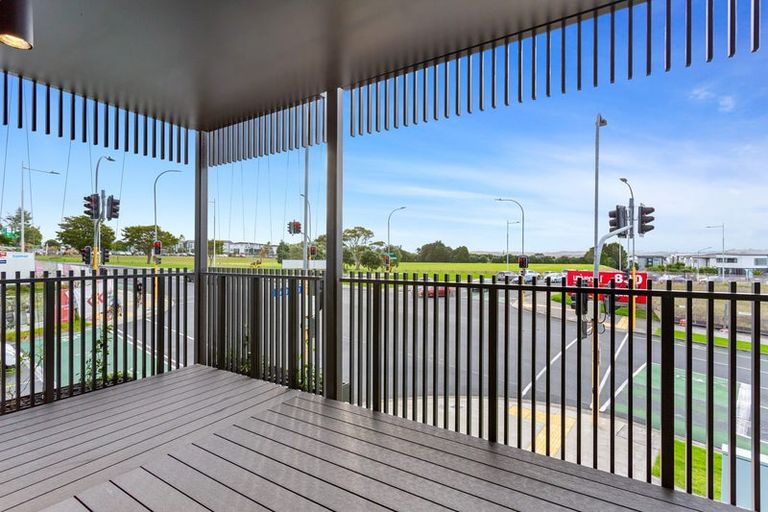 Photo of property in 2/2 Te Rito Road, Hobsonville, Auckland, 0616