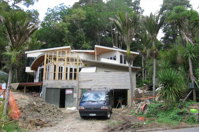 Photo of property in 41 Valley Road, Titirangi, Auckland, 0604