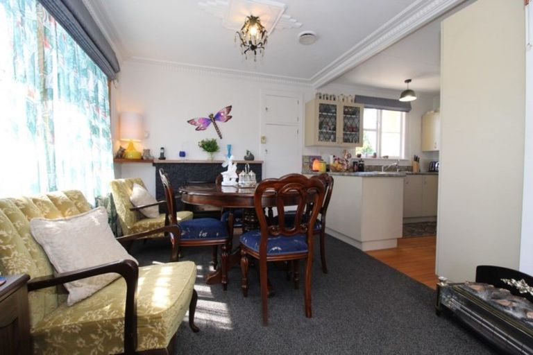 Photo of property in 35 Rhodes Street, Waimate, 7924