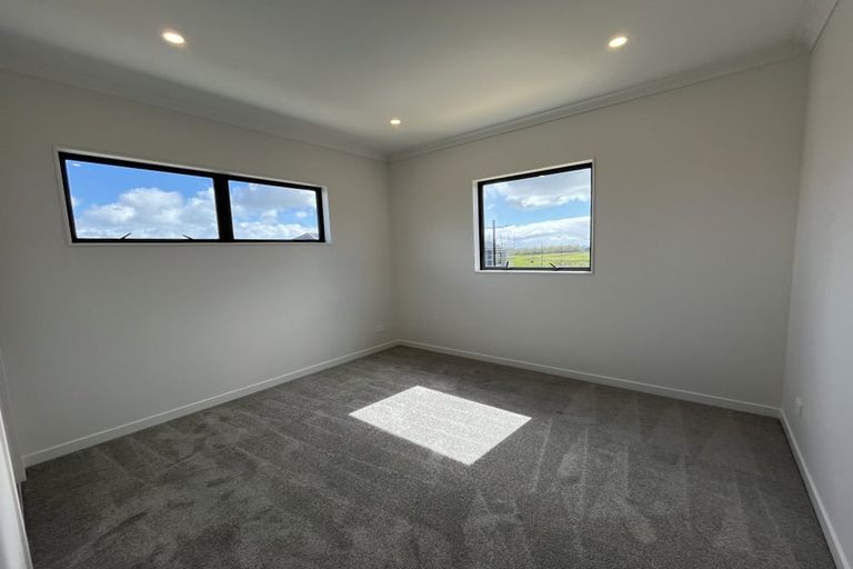 Photo of property in 43 Maungakaraka Road, Karaka, 2580