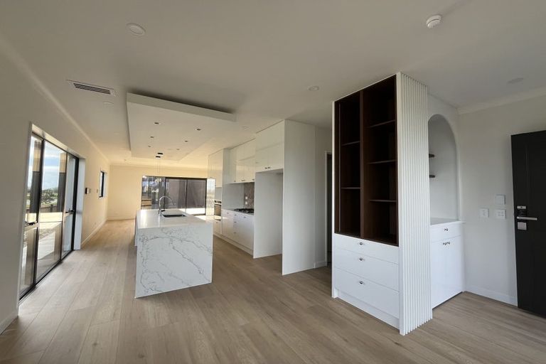 Photo of property in 43 Maungakaraka Road, Karaka, 2580