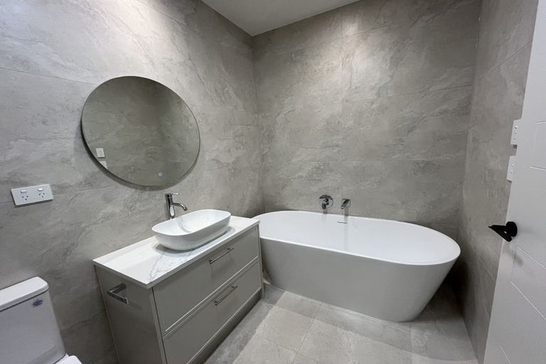 Photo of property in 43 Maungakaraka Road, Karaka, 2580