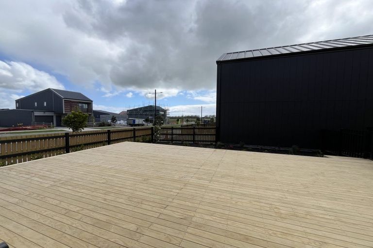 Photo of property in 43 Maungakaraka Road, Karaka, 2580