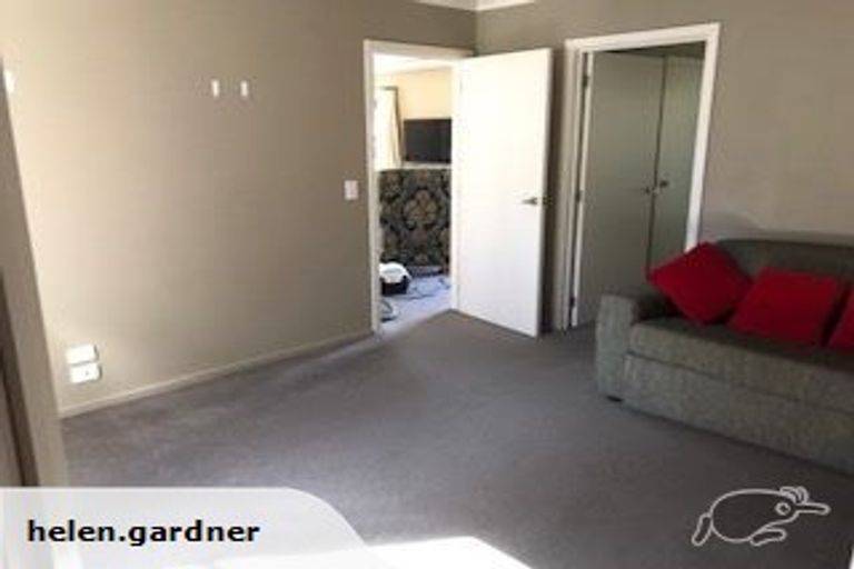 Photo of property in 15 Paradise Place, Lake Hawea, Wanaka, 9382