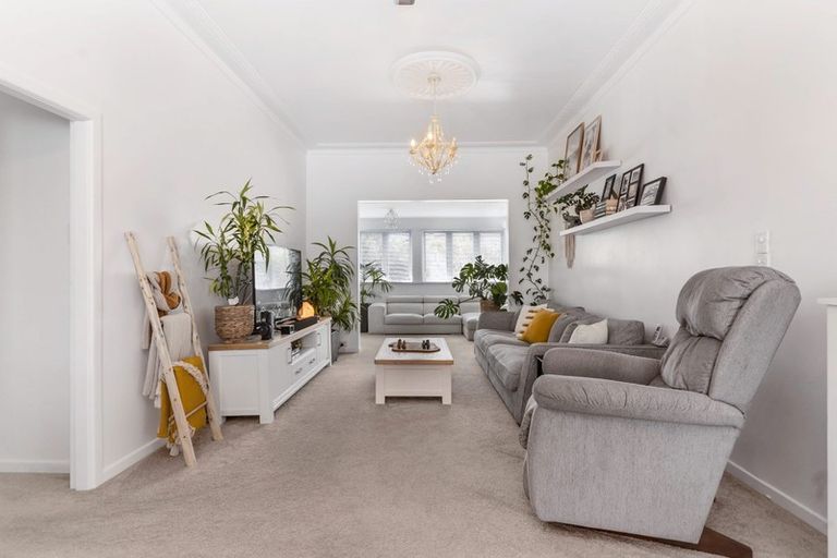 Photo of property in 35 Mcleod Road, Henderson, Auckland, 0612