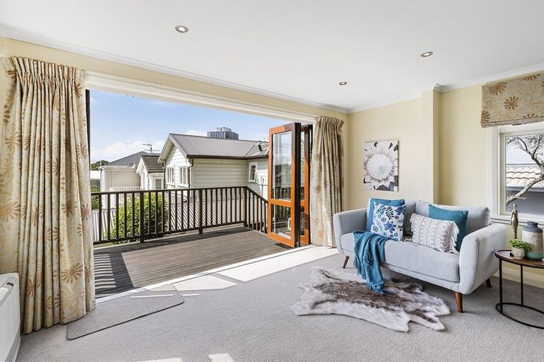 Photo of property in 85 Grant Road, Thorndon, Wellington, 6011