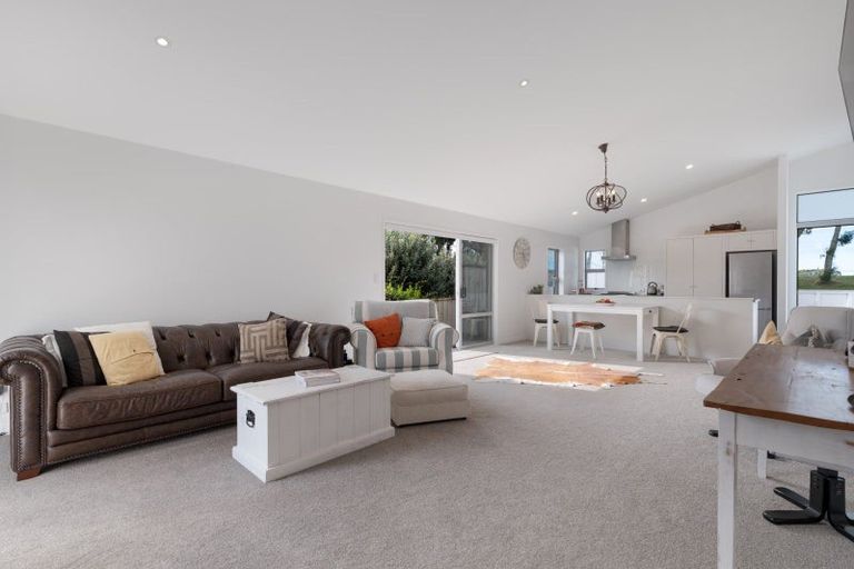 Photo of property in 9 Alice Lane, Papamoa Beach, Papamoa, 3118