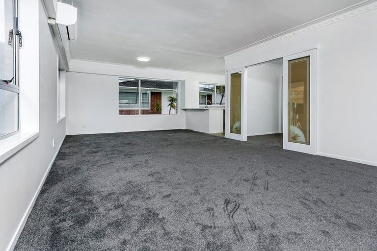 Photo of property in 1/169 Forrest Hill Road, Forrest Hill, Auckland, 0620