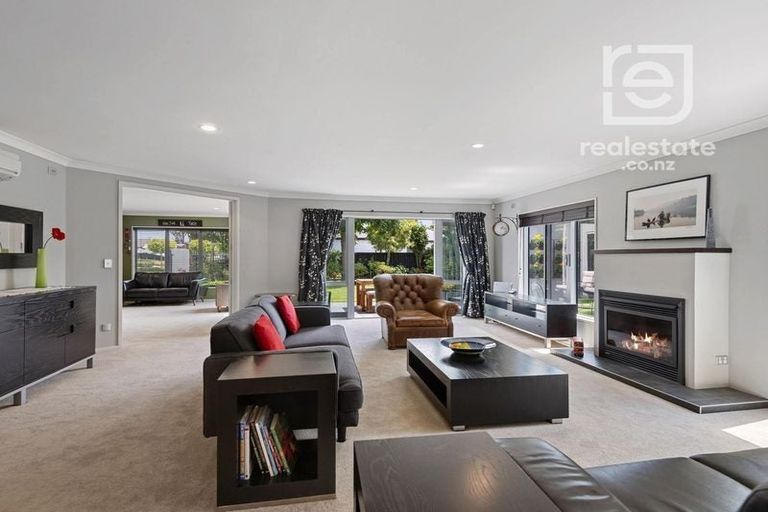 Photo of property in 17 Saddleback Green, Halswell, Christchurch, 8025