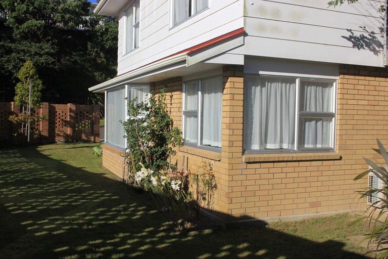 Photo of property in 29 Cypress Drive, Maungaraki, Lower Hutt, 5010