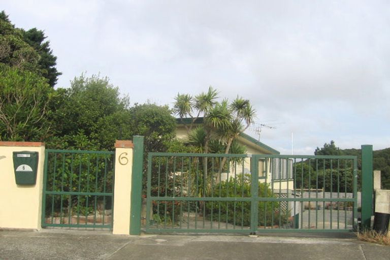 Photo of property in 6 Holly Grove, Maungaraki, Lower Hutt, 5010