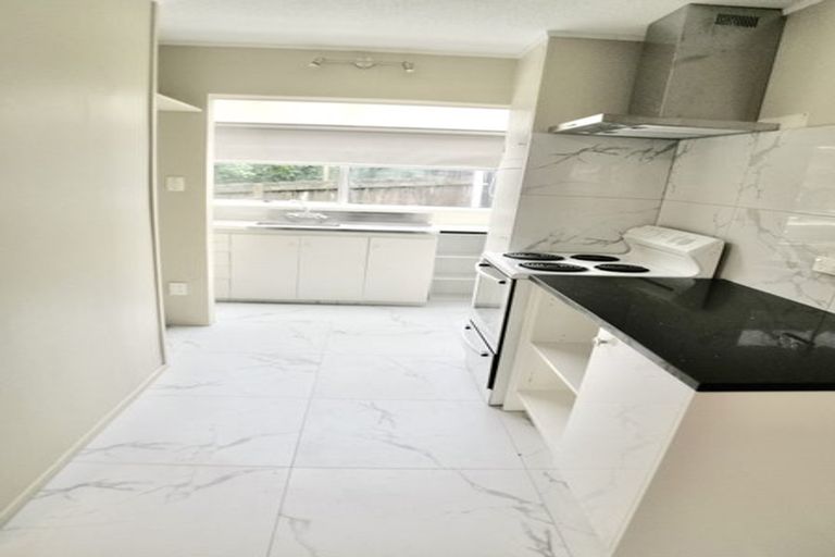 Photo of property in 796 East Coast Road, Oteha, Auckland, 0630