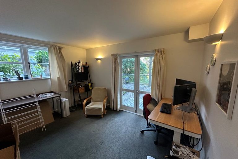 Photo of property in 43 Mortimer Terrace, Brooklyn, Wellington, 6021