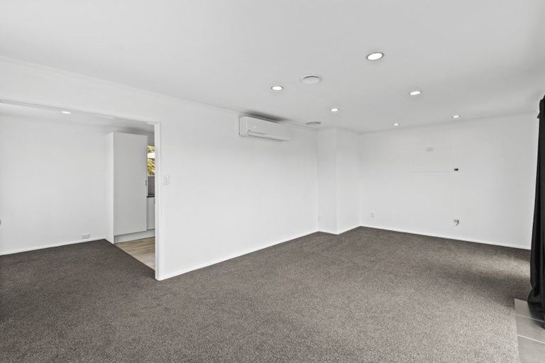 Photo of property in 7 Te Ngaere Place, Merrilands, New Plymouth, 4312