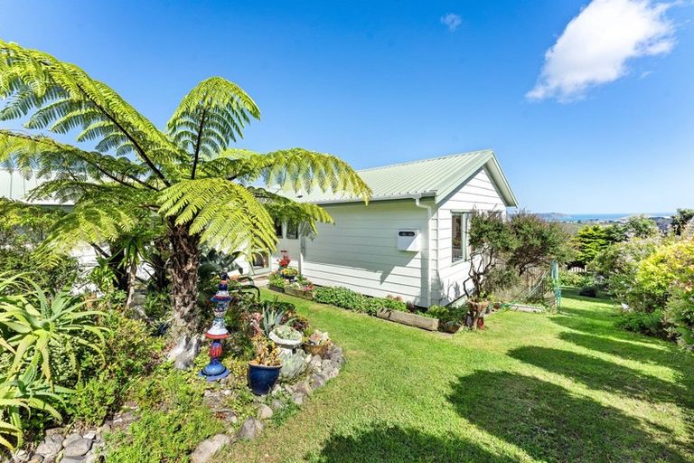 Photo of property in 16 Coventry Close, Ascot Park, Porirua, 5024