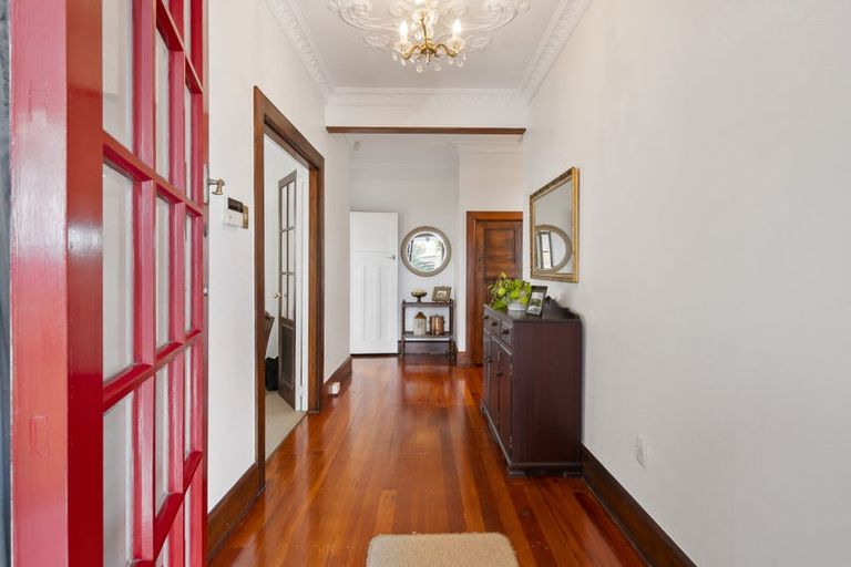 Photo of property in 44 Manapouri Crescent, Hokowhitu, Palmerston North, 4410