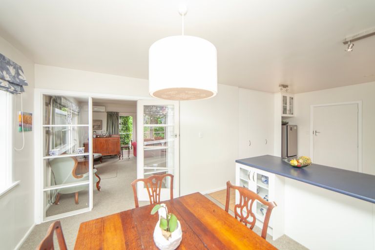 Photo of property in 5 Burrows Place, Ilam, Christchurch, 8041